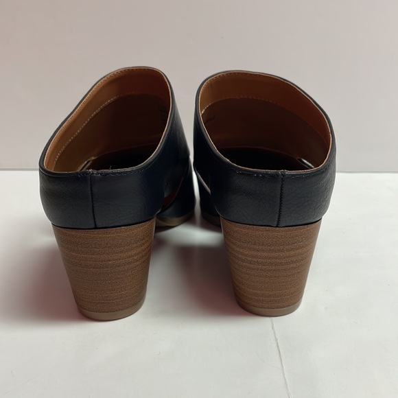Dolcetta~Faux Leather~Pointed Toe~Block Heel~Cut-Out~Slip-On Mules~Size 7 1/2 - Picture 2 of 10